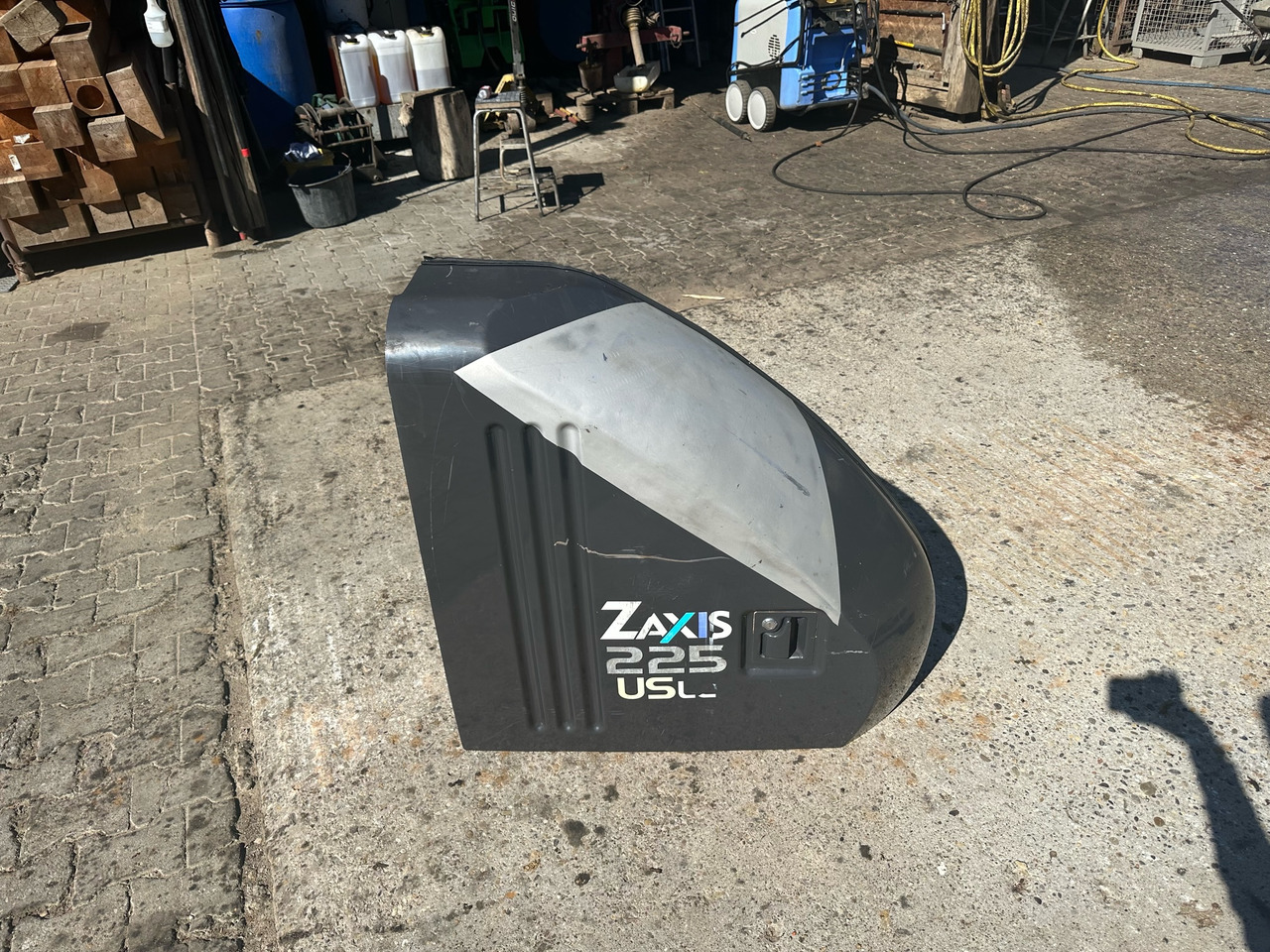 Seitendeckel Hitachi Zaxis 225 USL C - Carrosserie et extérieur pour Pelle sur chenille: photos 1 Seitendeckel Hitachi Zaxis 225 USL C - Carrosserie et extérieur pour Pelle sur chenille: photos 1