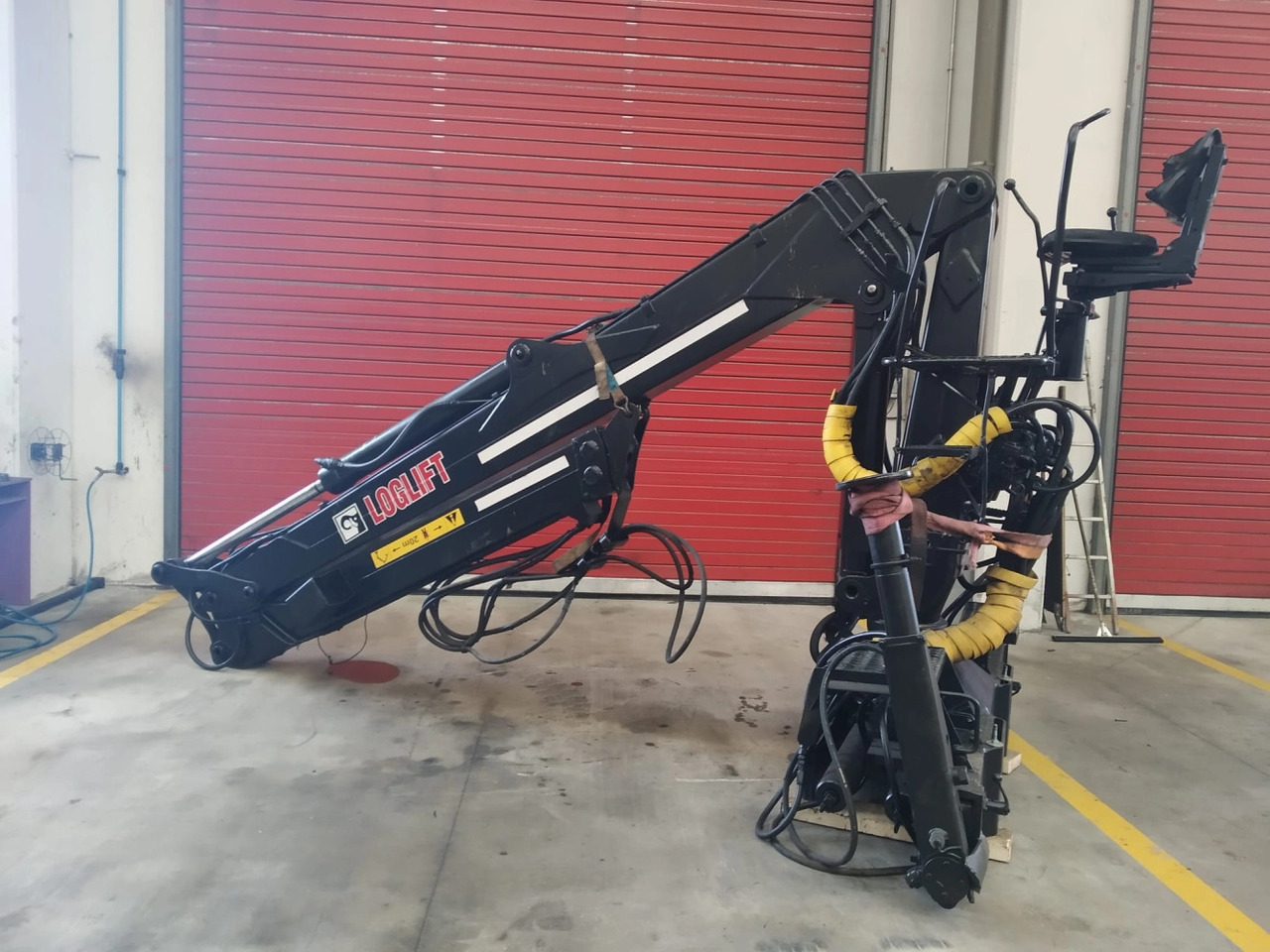 Grúa LOGLIFT 120S79R - Grue auxiliaire pour Camion: photos 3 Grúa LOGLIFT 120S79R - Grue auxiliaire pour Camion: photos 3
