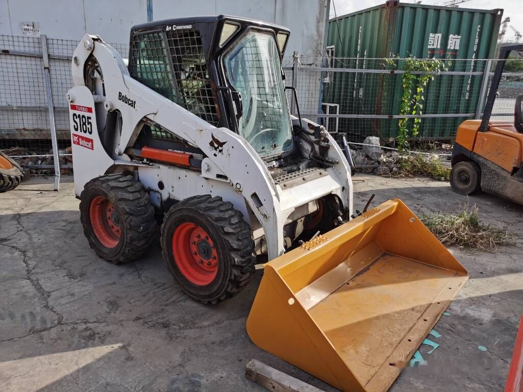 Bobcat S 185 - Mini chargeuse: photos 5 Bobcat S 185 - Mini chargeuse: photos 5