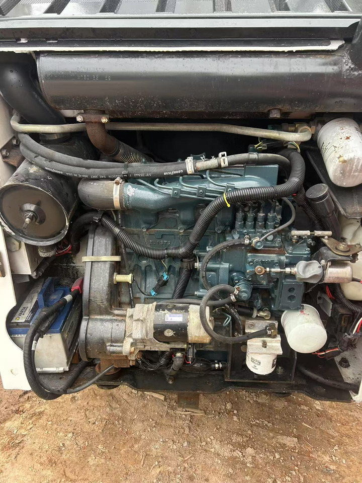 Bobcat S130 - Mini chargeuse: photos 4 Bobcat S130 - Mini chargeuse: photos 4