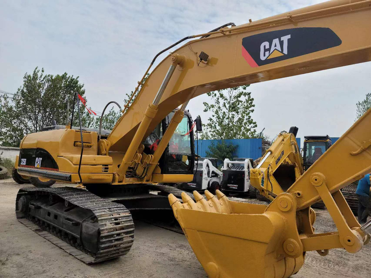 Pelle sur chenille Caterpillar 325D: photos 7