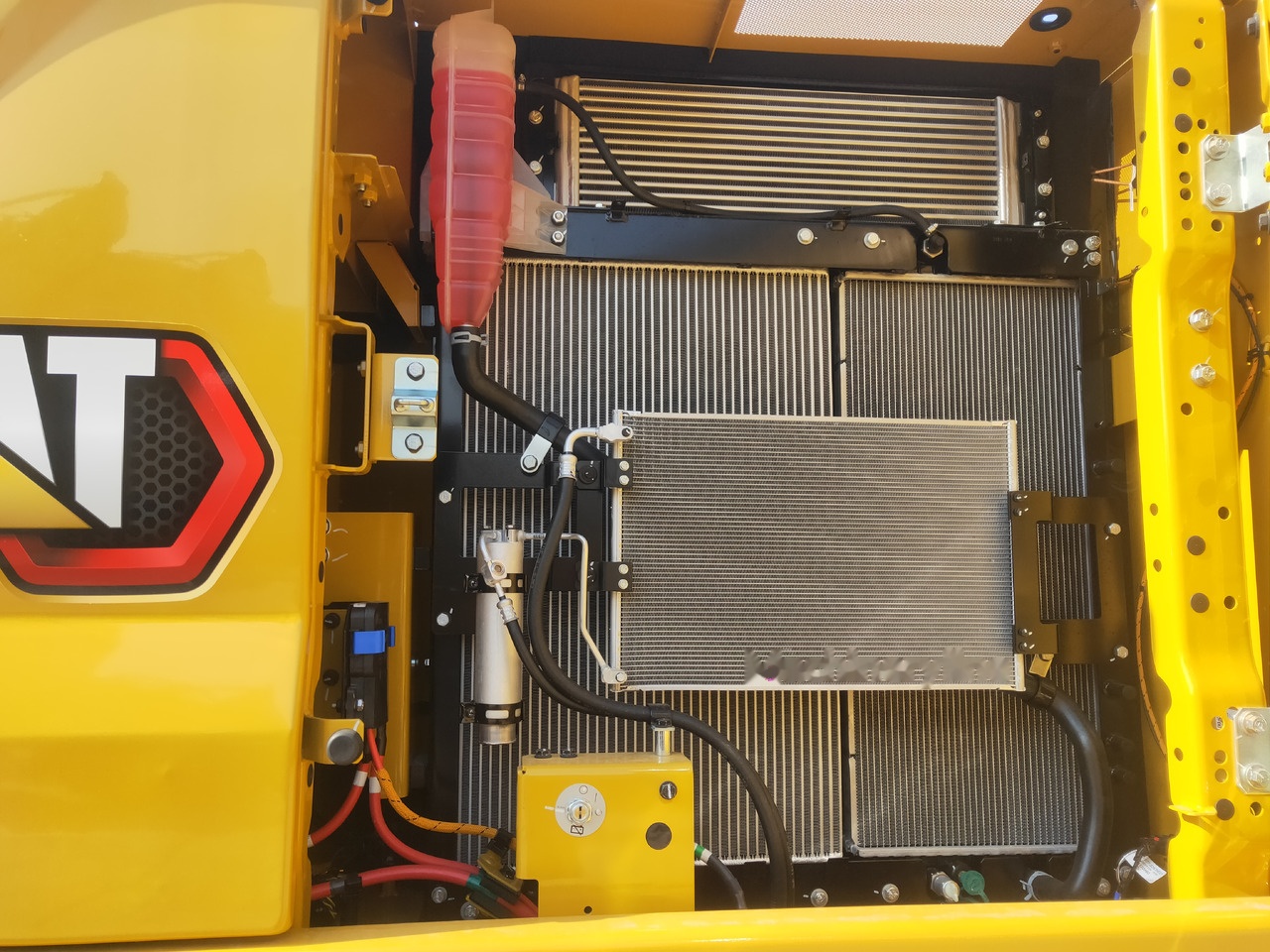Pelle sur chenille neuf Caterpillar 326GC: photos 6
