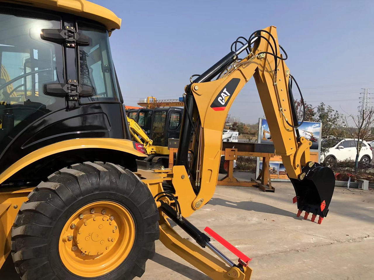 Caterpillar 420F - Tractopelle: photos 2 Caterpillar 420F - Tractopelle: photos 2