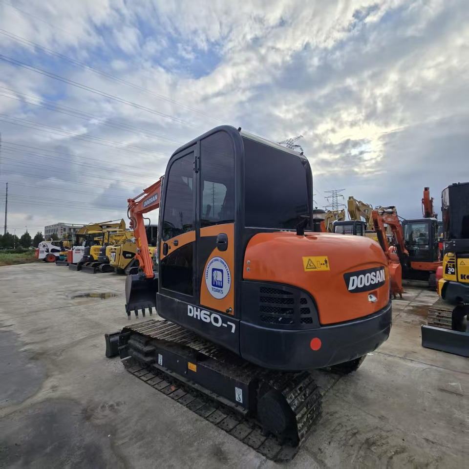 DOOSAN DH60 - Mini pelle: photos 4 DOOSAN DH60 - Mini pelle: photos 4