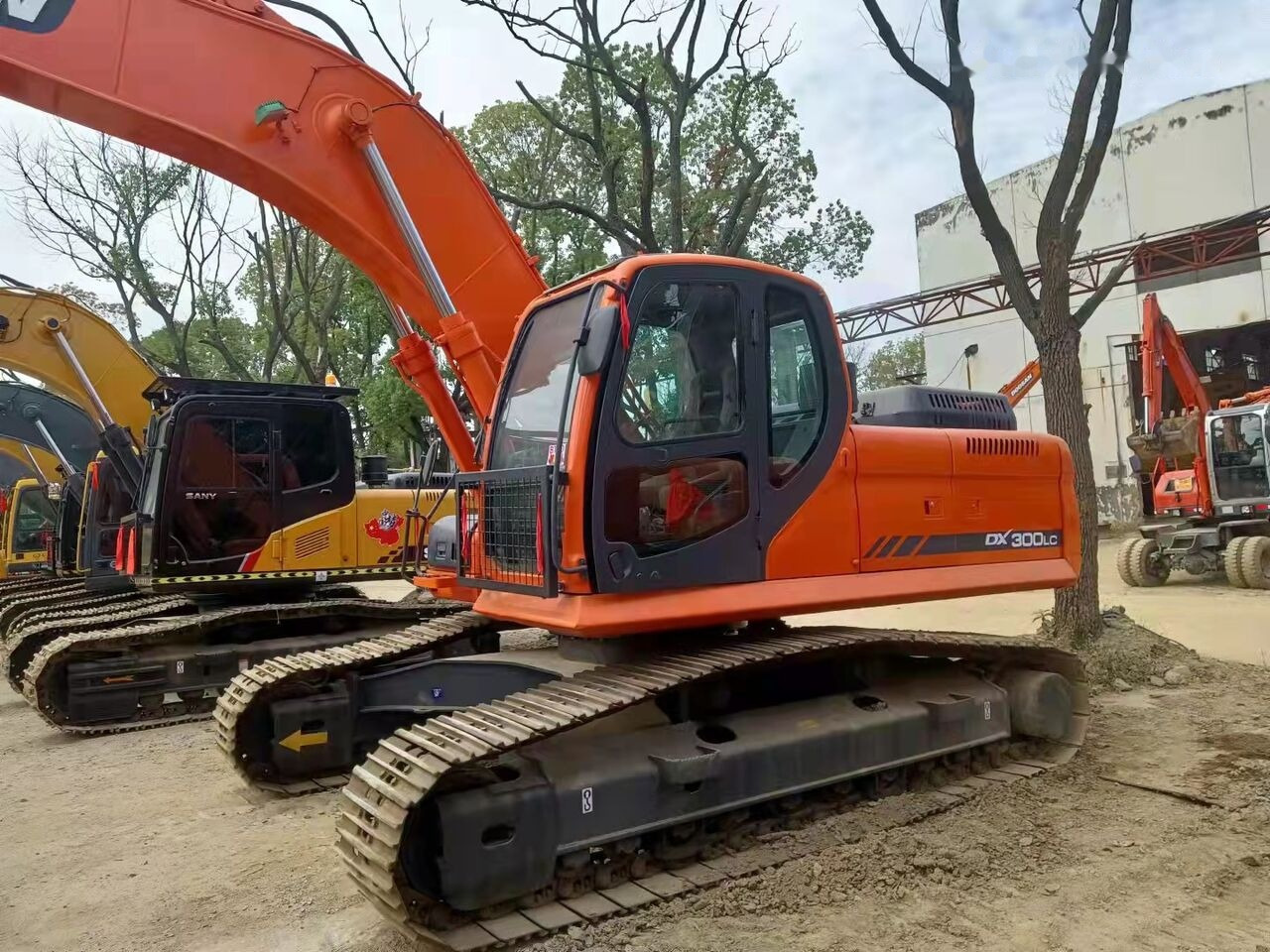 Pelle sur chenille Doosan DX300: photos 1