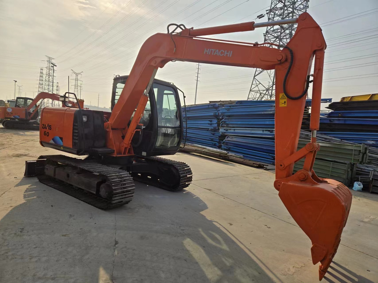 HITACHI ZX60 - Mini pelle: photos 2 HITACHI ZX60 - Mini pelle: photos 2