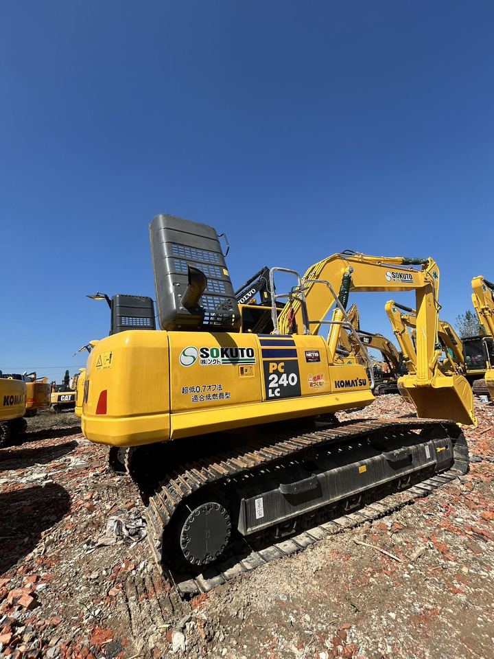 KOMATSU PC240-8 - Pelle: photos 2 KOMATSU PC240-8 - Pelle: photos 2