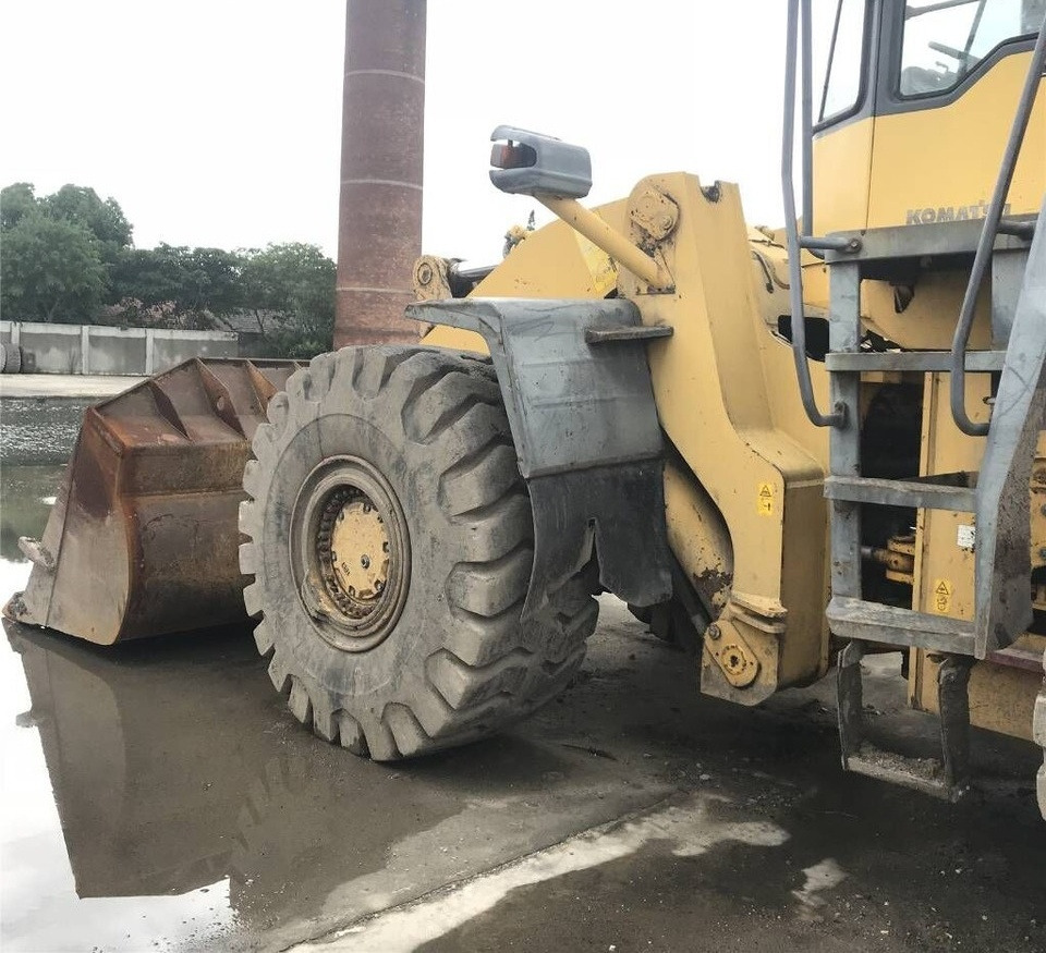 Komatsu WA500 - Chargeuse sur pneus: photos 2 Komatsu WA500 - Chargeuse sur pneus: photos 2