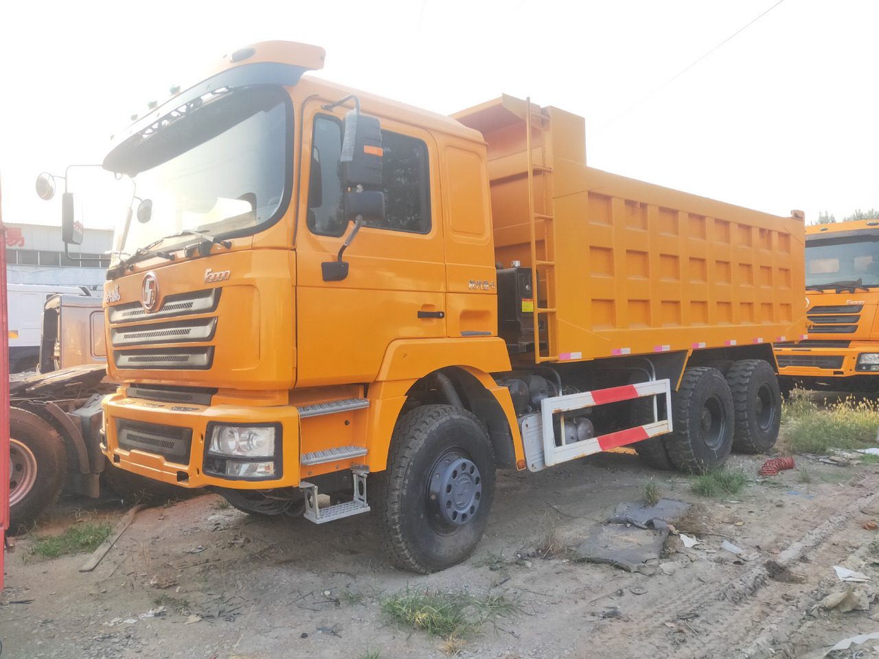 Shacman F3000 6*4 Dump truck - Camion benne: photos 1 Shacman F3000 6*4 Dump truck - Camion benne: photos 1