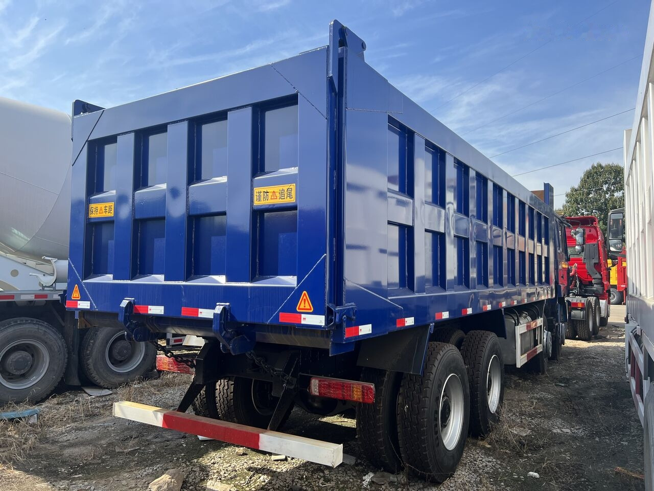 Shacman F3000 - Camion benne: photos 4 Shacman F3000 - Camion benne: photos 4