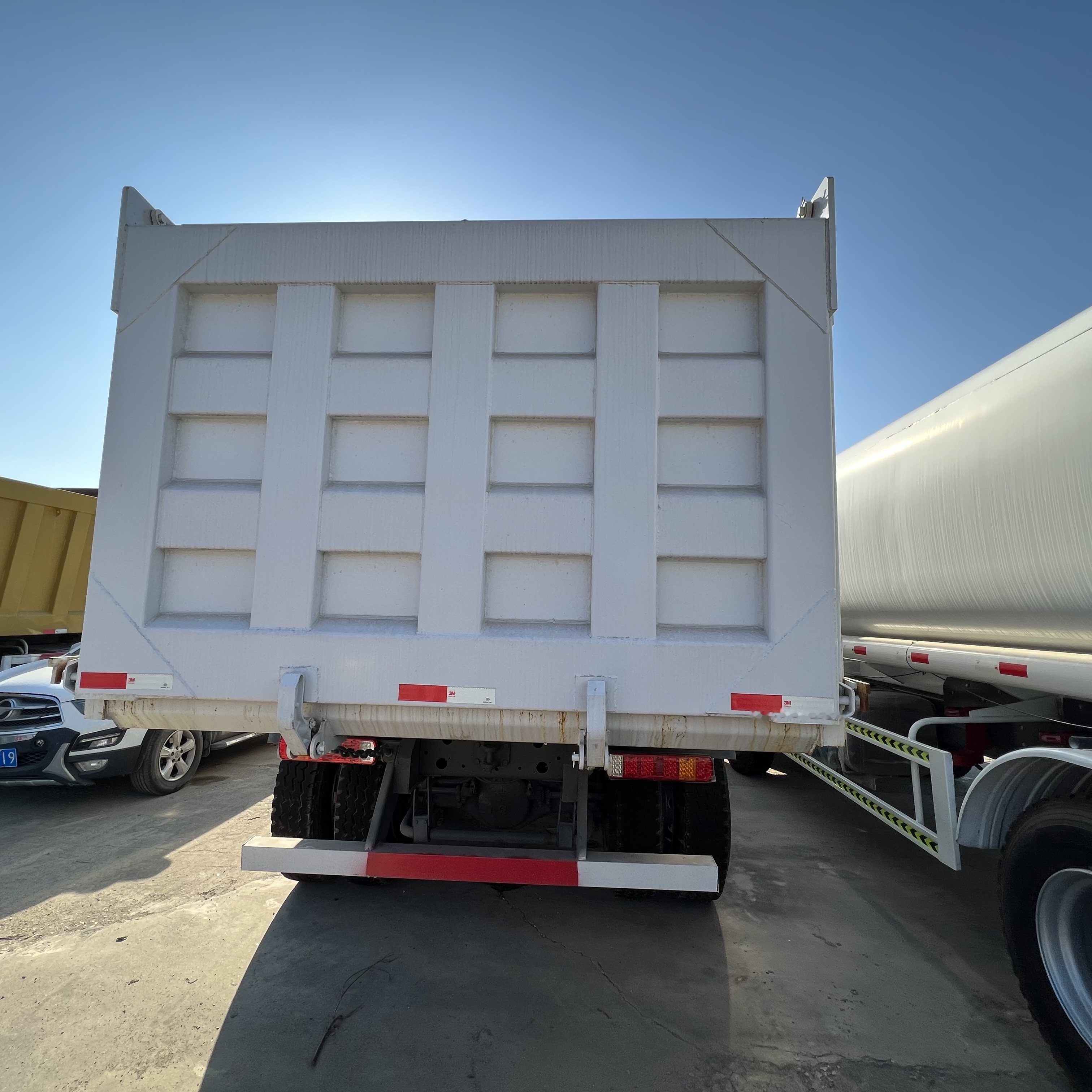 Sinotruk HOWO 371 6*4 Dump truck - Camion benne: photos 5 Sinotruk HOWO 371 6*4 Dump truck - Camion benne: photos 5