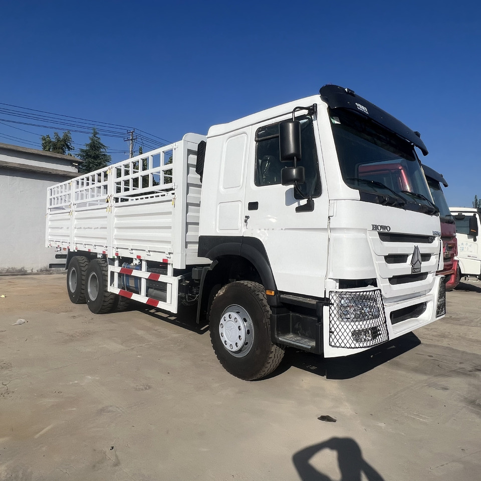 Sinotruk HOWO 371 6*4 Fence truck - Camion plateau: photos 1 Sinotruk HOWO 371 6*4 Fence truck - Camion plateau: photos 1