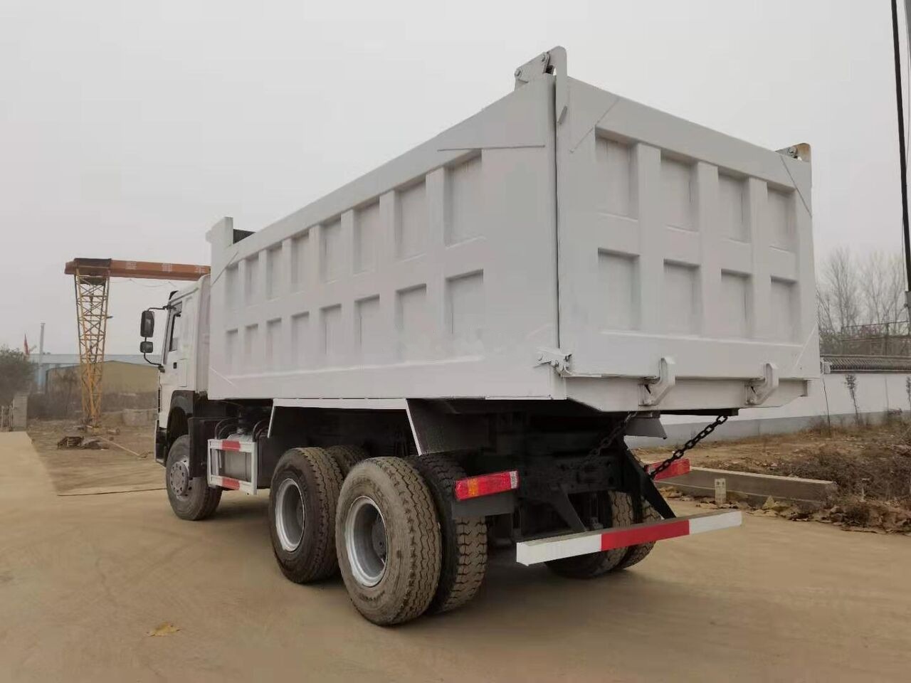Sinotruk HOWO 6*4 Dump truck - Camion benne: photos 3 Sinotruk HOWO 6*4 Dump truck - Camion benne: photos 3