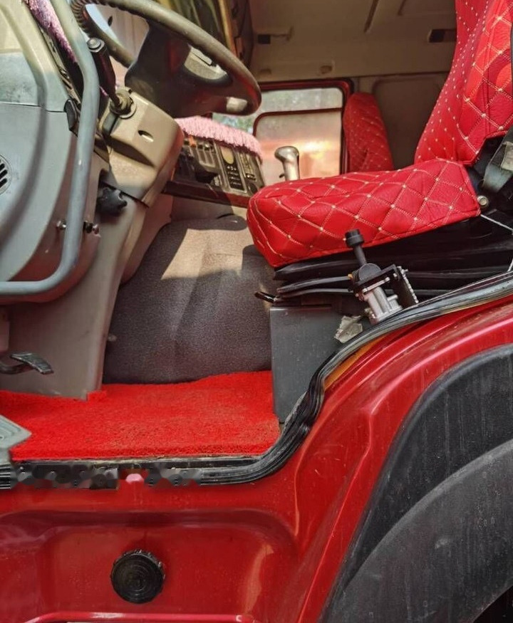 Sinotruk HOWO 6*4 Dump truck - Camion benne: photos 5 Sinotruk HOWO 6*4 Dump truck - Camion benne: photos 5