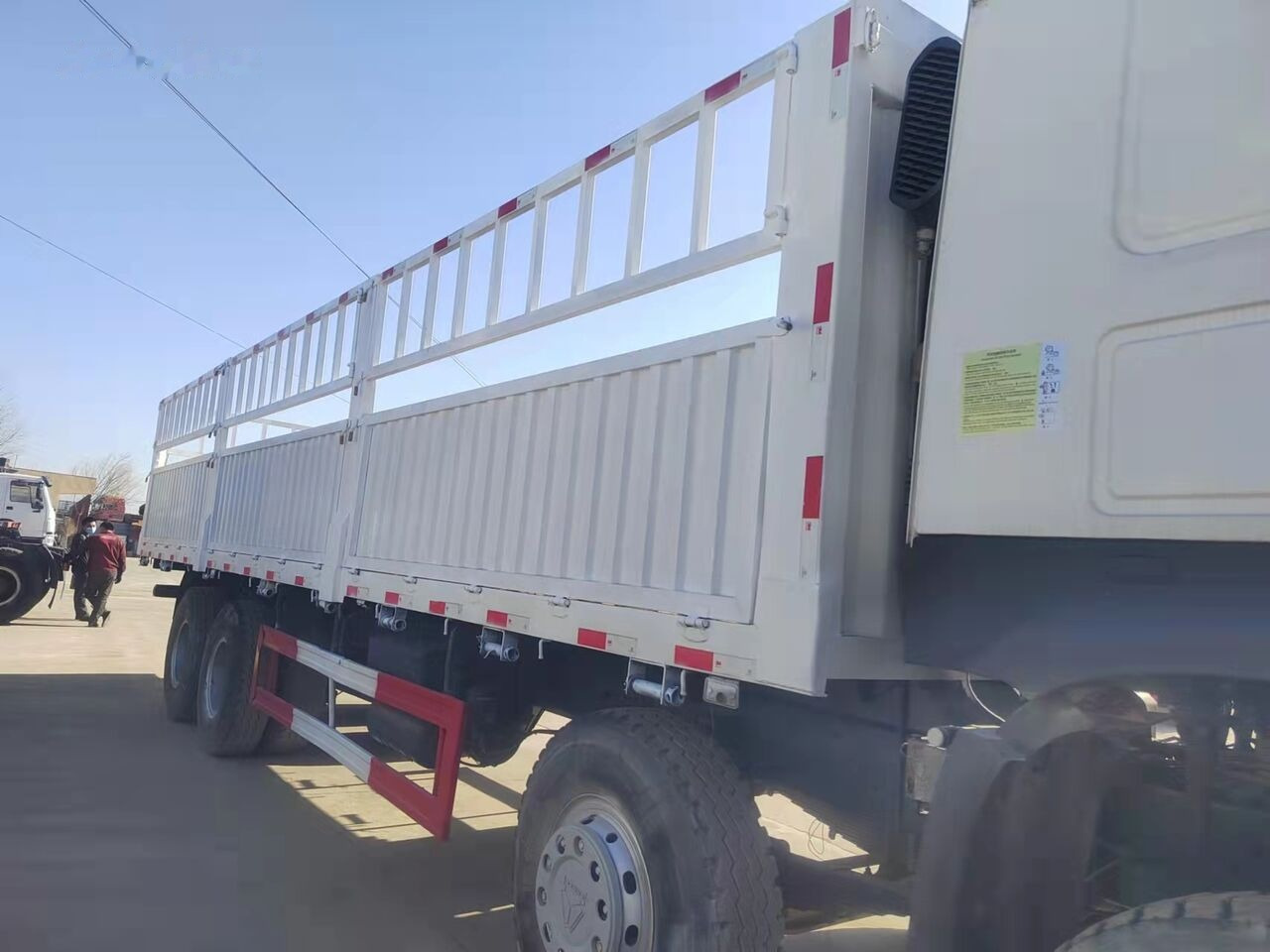 Sinotruk HOWO 8*4 Dump truck - Camion plateau: photos 5 Sinotruk HOWO 8*4 Dump truck - Camion plateau: photos 5