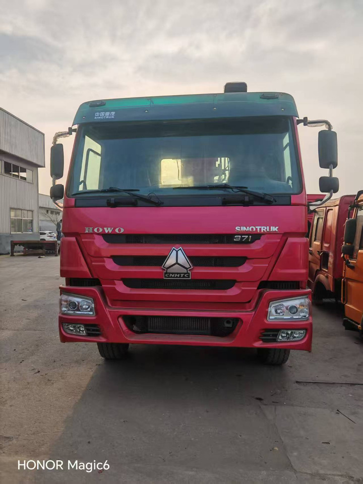 Grue mobile Sinotruk HOWO 8*4 Mobile crane: photos 10 Grue mobile Sinotruk HOWO 8*4 Mobile crane: photos 10