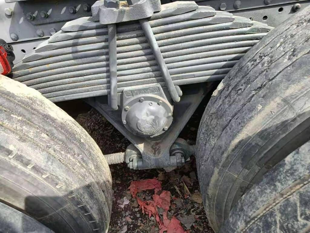 Sinotruk HOWO 420 Tractor - Tracteur routier: photos 4 Sinotruk HOWO 420 Tractor - Tracteur routier: photos 4