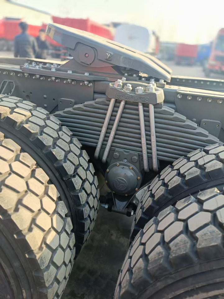 Tracteur routier neuf Sinotruk HOWO 430 6*4 Tractor: photos 8 Tracteur routier neuf Sinotruk HOWO 430 6*4 Tractor: photos 8