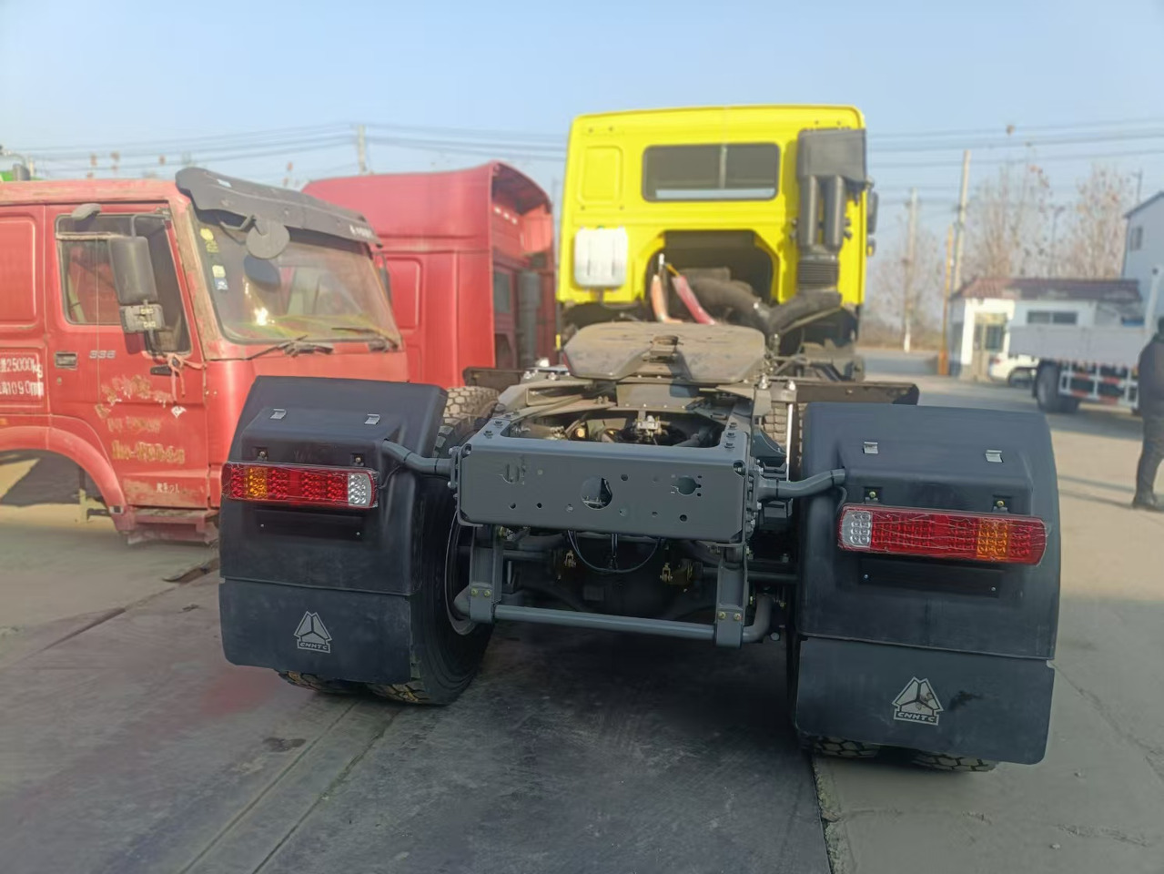 Tracteur routier neuf Sinotruk HOWO 430 6*4 Tractor: photos 7 Tracteur routier neuf Sinotruk HOWO 430 6*4 Tractor: photos 7