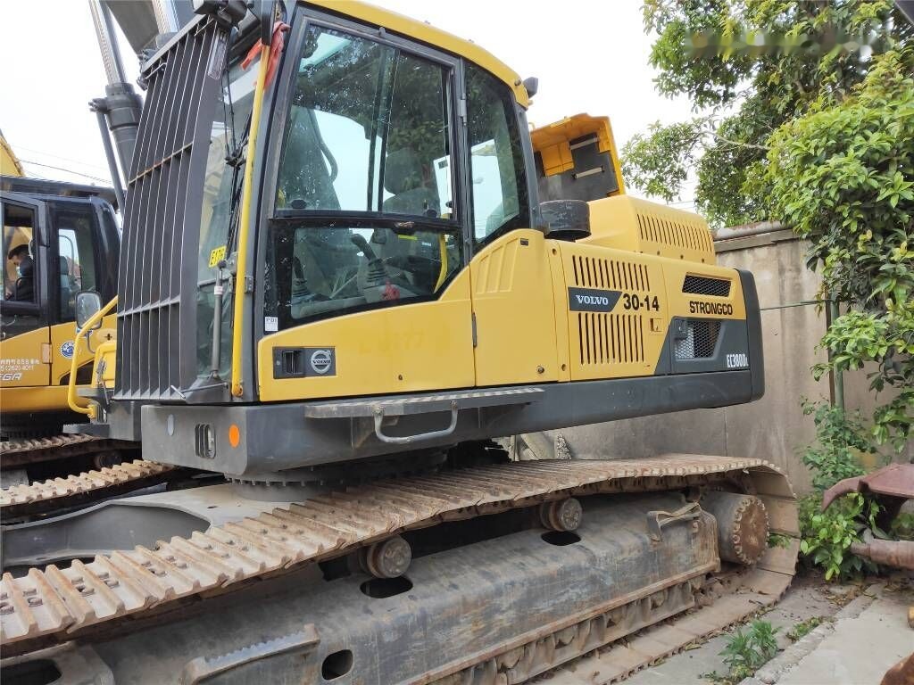Volvo EC 380 D L - Pelle sur chenille: photos 1 Volvo EC 380 D L - Pelle sur chenille: photos 1