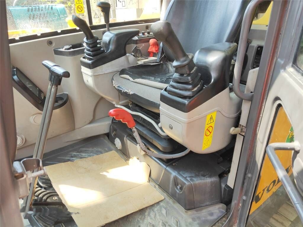 Volvo EC 60 C - Pelle sur chenille: photos 5 Volvo EC 60 C - Pelle sur chenille: photos 5