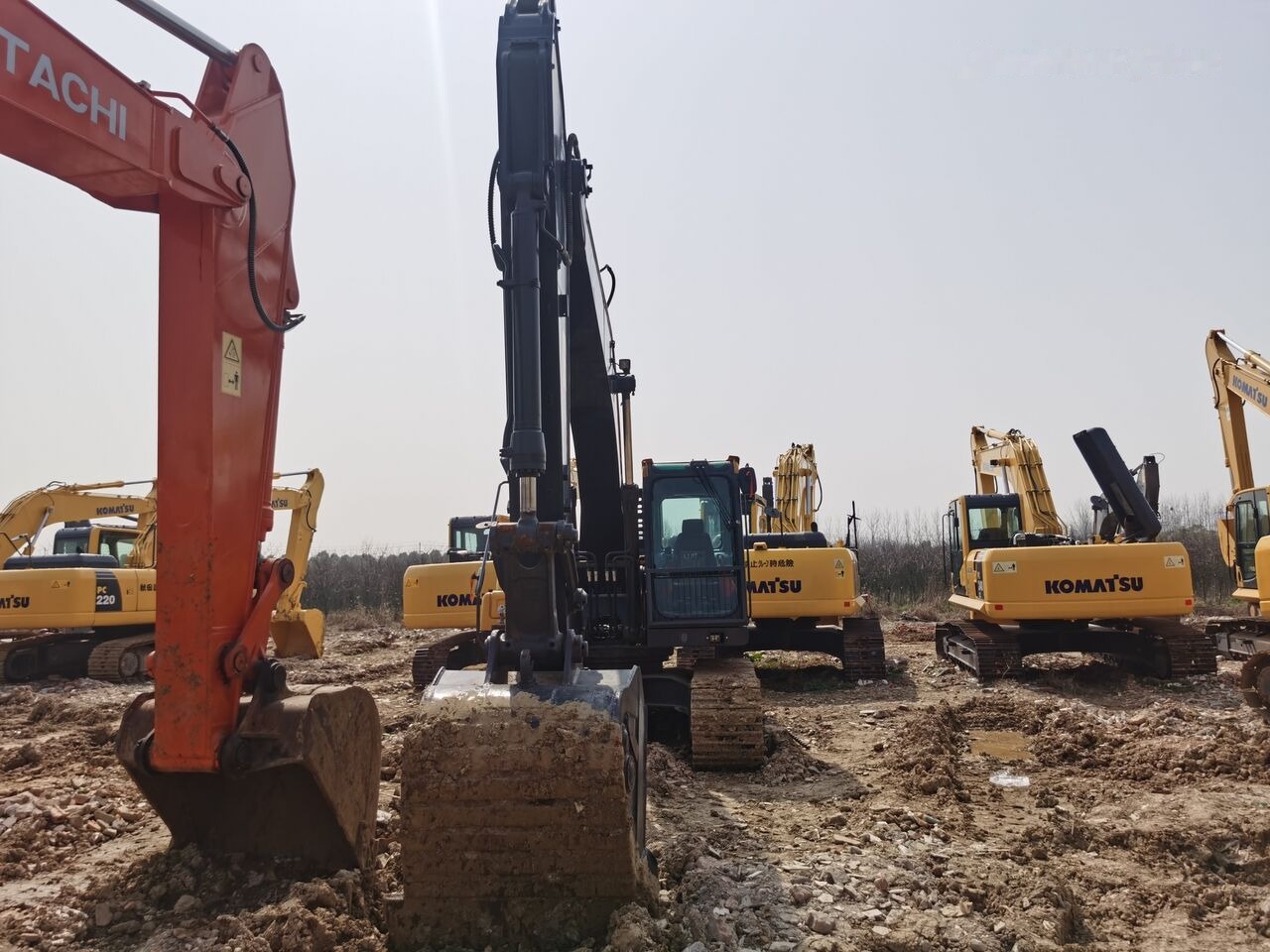 Volvo EC210D - Pelle sur chenille: photos 3 Volvo EC210D - Pelle sur chenille: photos 3