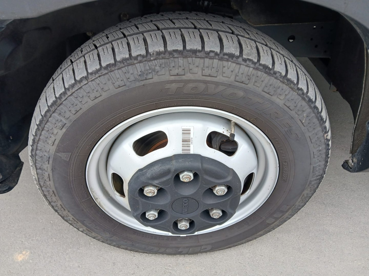 Photo d'intérieur 1: Fourgon grand volume Caja cerrada IVECO 35C16 3.0 20m3