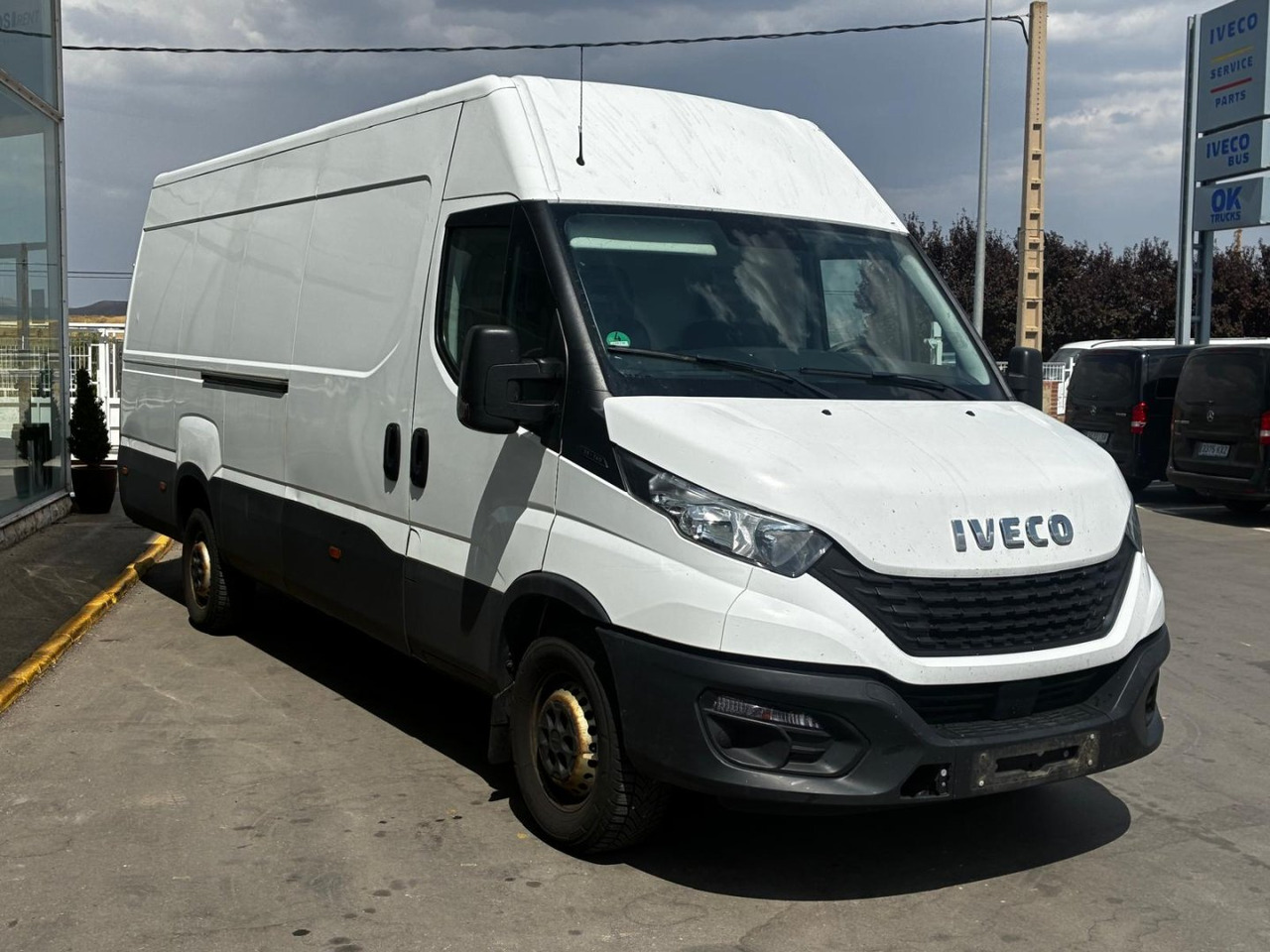 Furgón IVECO 35S14 V 16m3 - Fourgon utilitaire: photos 3 Furgón IVECO 35S14 V 16m3 - Fourgon utilitaire: photos 3