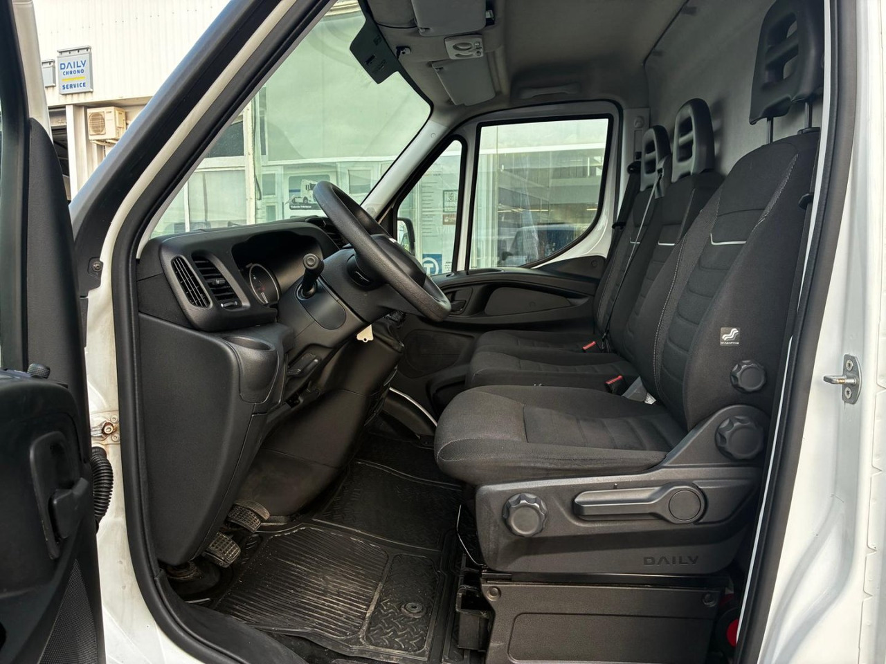 Furgón IVECO 35S14 V 16m3 — crédit-bail Furgón IVECO 35S14 V 16m3: photos 9