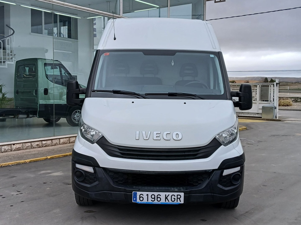 Furgón IVECO 35S16 10.8m3 - Fourgon utilitaire: photos 2 Furgón IVECO 35S16 10.8m3 - Fourgon utilitaire: photos 2