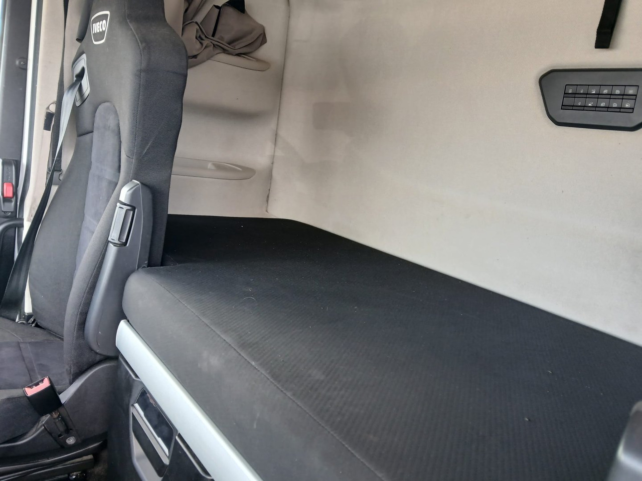 Tracteur routier Cabeza Tractora IVECO 480 AUTOMATICO CON INTARDER: photos 12 Tracteur routier Cabeza Tractora IVECO 480 AUTOMATICO CON INTARDER: photos 12