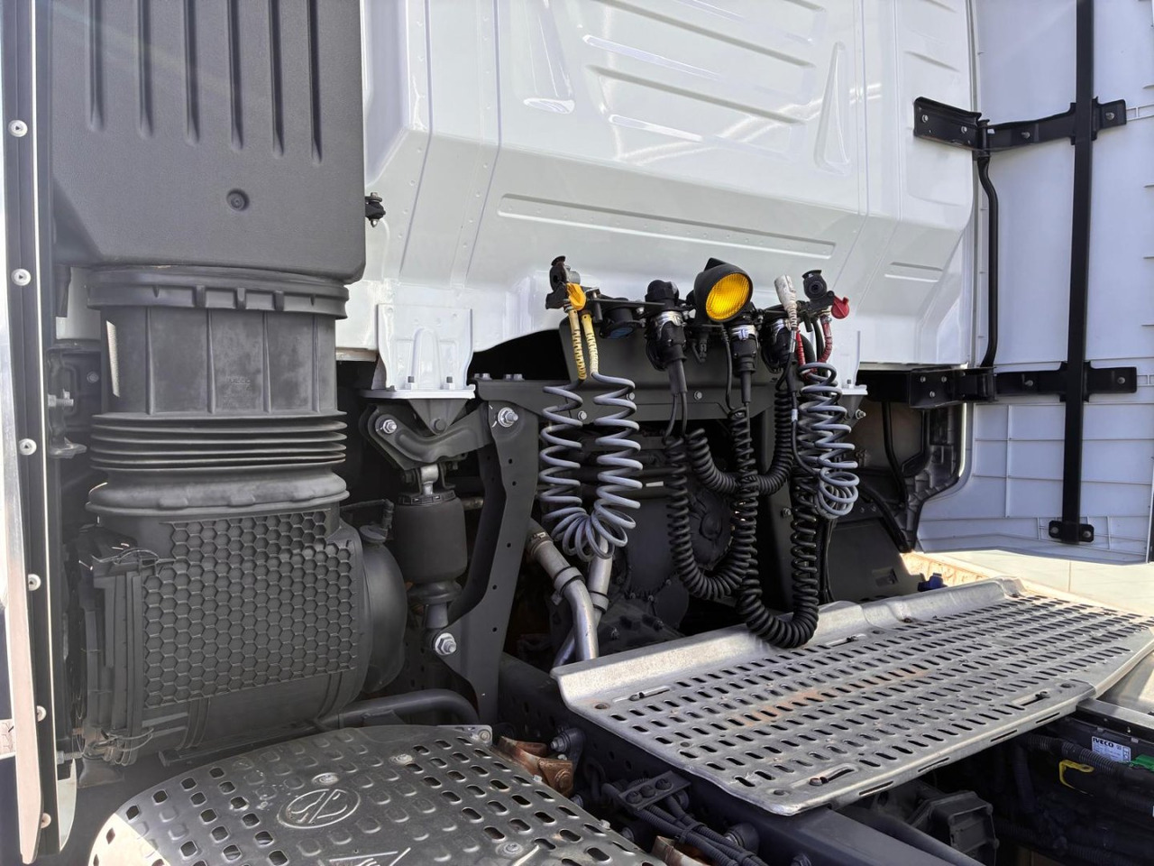 Cabeza Tractora IVECO 510 AUTOMATICO INTARDER - Tracteur routier: photos 5 Cabeza Tractora IVECO 510 AUTOMATICO INTARDER - Tracteur routier: photos 5