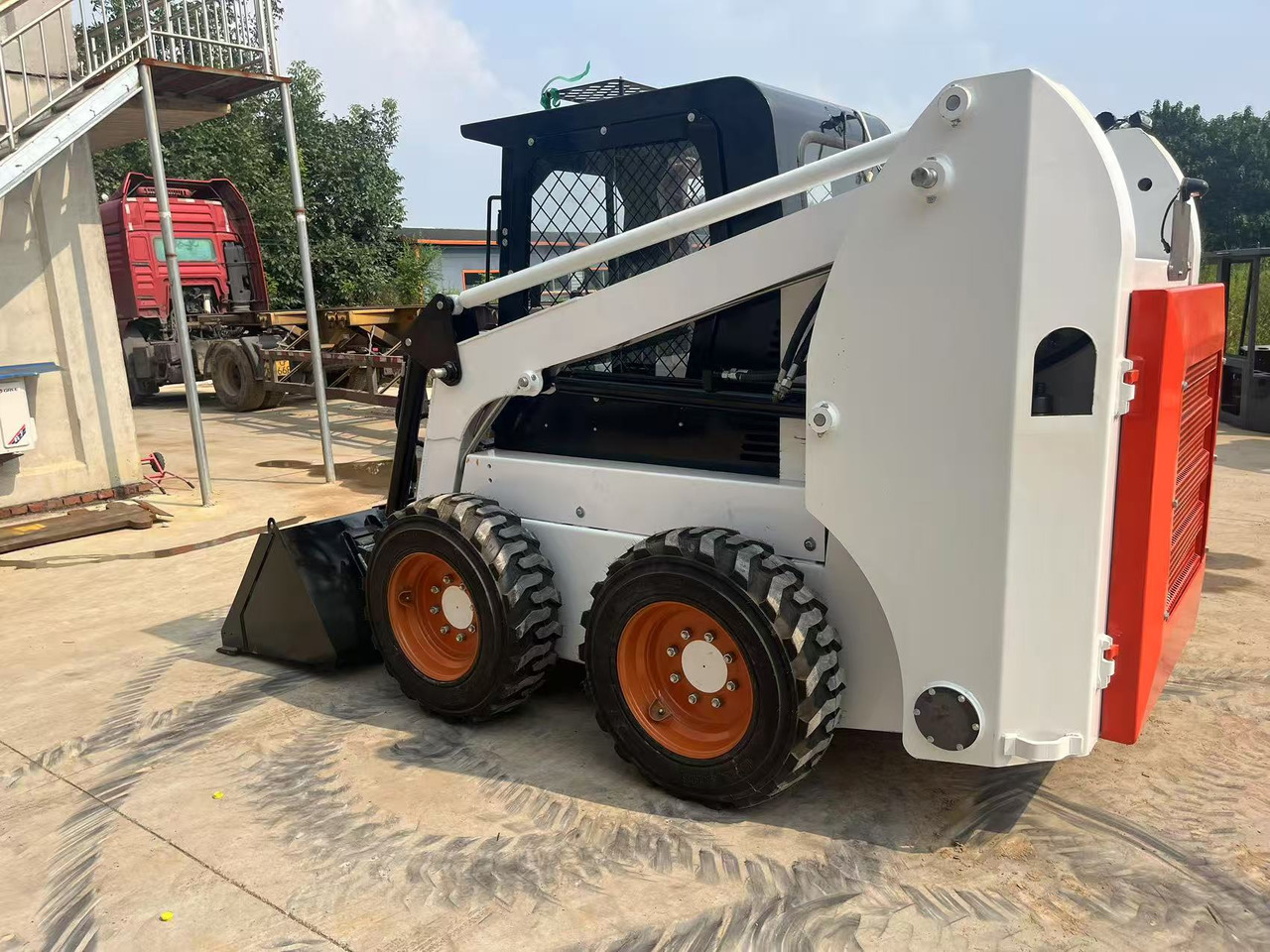 BOBCAT S550 S450 S18 BRAND NEW - Mini chargeuse: photos 3 BOBCAT S550 S450 S18 BRAND NEW - Mini chargeuse: photos 3
