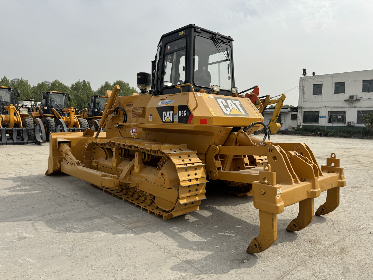CAT D6G - Bulldozer: photos 1 CAT D6G - Bulldozer: photos 1