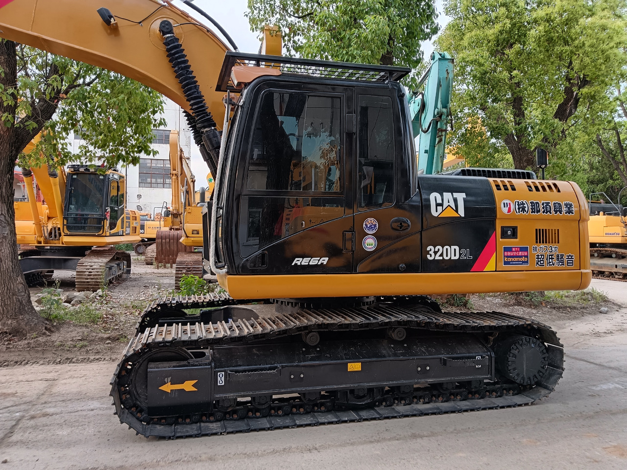 Pelle sur chenille CATERPILLAR 320D2 L CAT 320D2L: photos 1