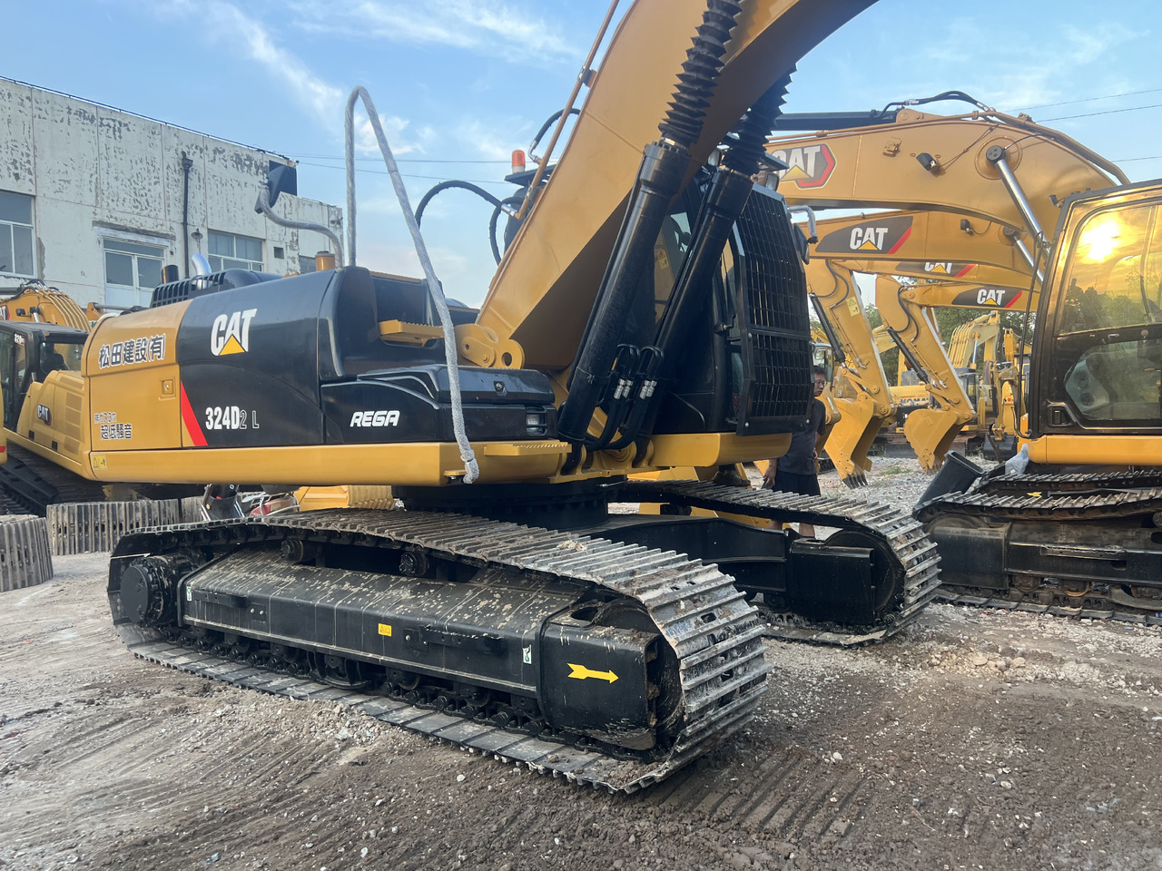 CATERPILLAR 324DL CAT 324D 2 L - Pelle sur chenille: photos 3 CATERPILLAR 324DL CAT 324D 2 L - Pelle sur chenille: photos 3