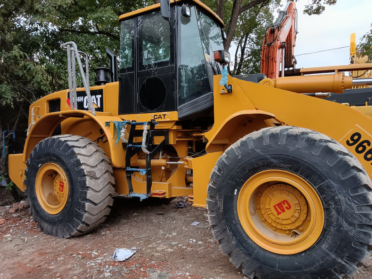 CATERPILLAR 966H CAT - Chargeuse sur pneus: photos 1 CATERPILLAR 966H CAT - Chargeuse sur pneus: photos 1