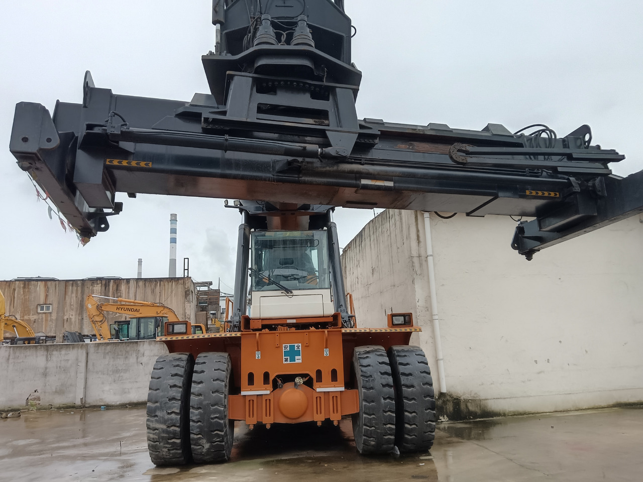 CVS FERRARRI 278 Ferrarri F278.6 - Reach stacker: photos 1 CVS FERRARRI 278 Ferrarri F278.6 - Reach stacker: photos 1