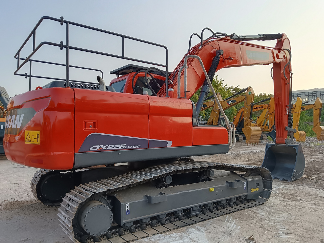 DOOSAN DX225 LC - 9C DX225LCA - Pelle sur chenille: photos 1 DOOSAN DX225 LC - 9C DX225LCA - Pelle sur chenille: photos 1