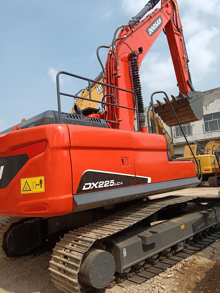 DOOSAN DX225 LCA DX 225 LC - 9C - Pelle sur chenille: photos 1 DOOSAN DX225 LCA DX 225 LC - 9C - Pelle sur chenille: photos 1