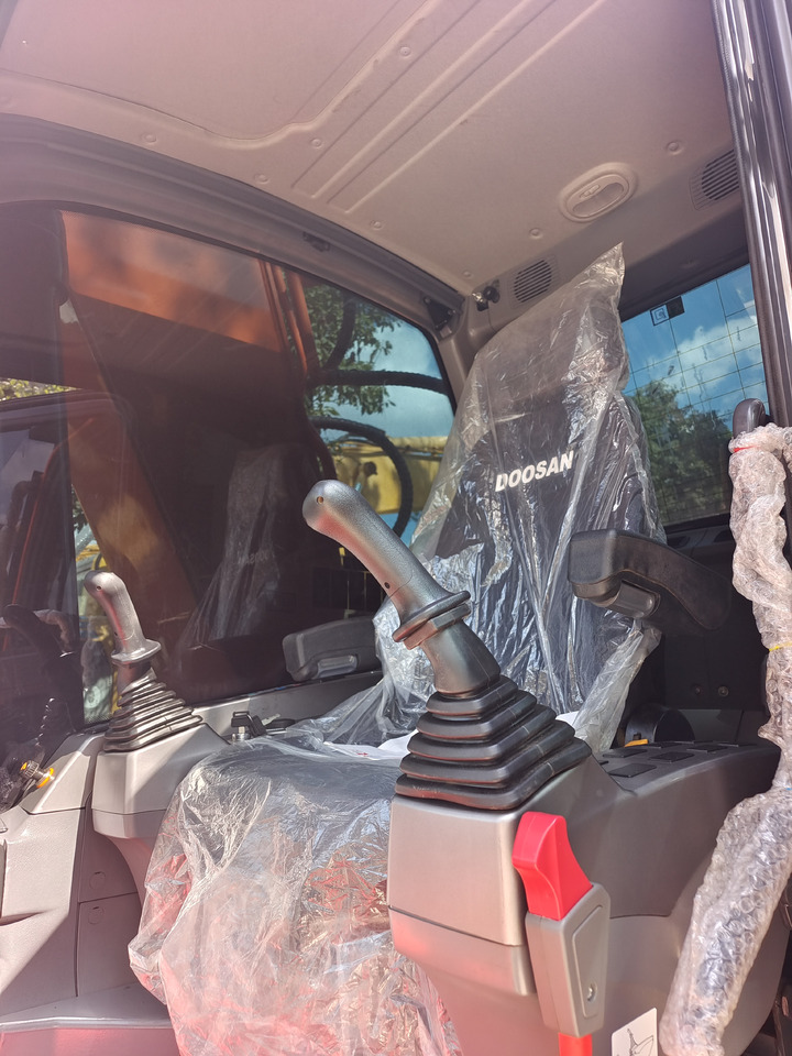 DOOSAN DX225LCA - Pelle sur chenille: photos 4 DOOSAN DX225LCA - Pelle sur chenille: photos 4