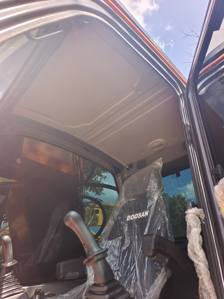DOOSAN DX225LCA - Pelle sur chenille: photos 5 DOOSAN DX225LCA - Pelle sur chenille: photos 5