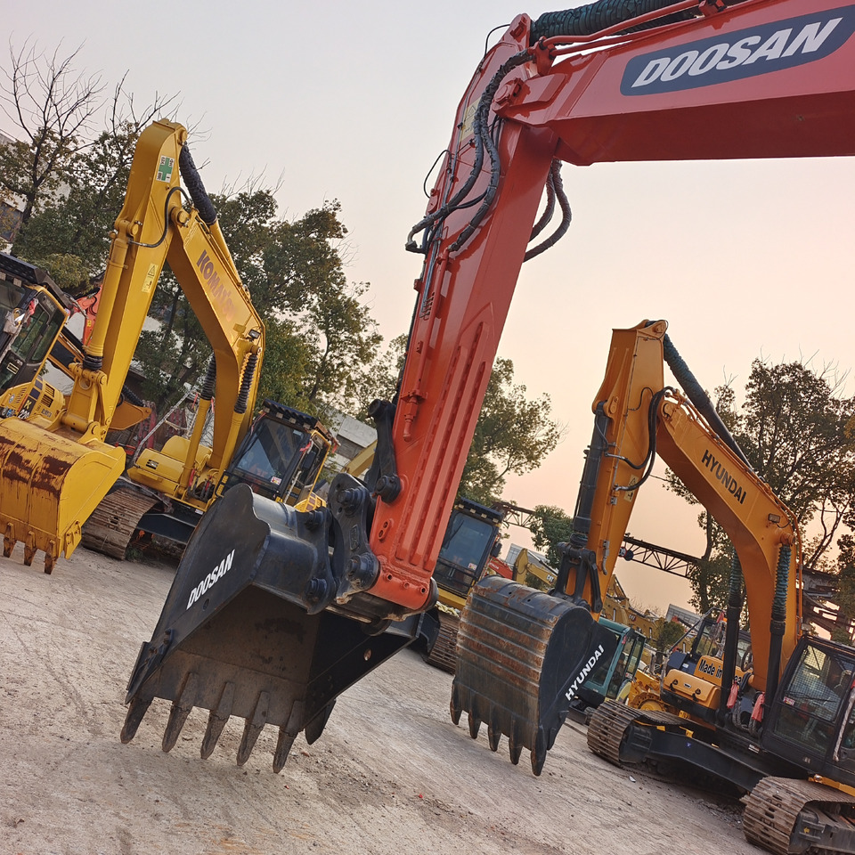 DOOSAN DX300LC-9C DX300 LC - 9C DX 300 LCA DX340 DX225 - Pelle sur chenille: photos 5 DOOSAN DX300LC-9C DX300 LC - 9C DX 300 LCA DX340 DX225 - Pelle sur chenille: photos 5