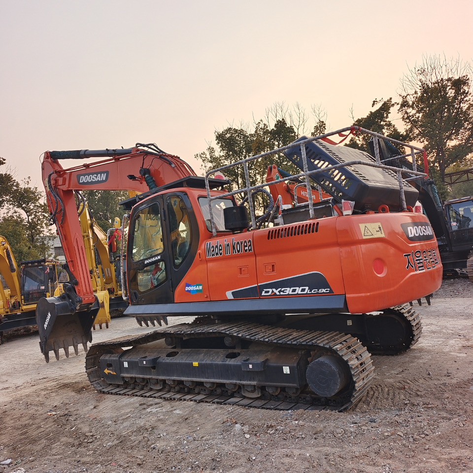 DOOSAN DX300LC-9C DX300 LC - 9C DX 300 LCA DX340 DX225 - Pelle sur chenille: photos 1 DOOSAN DX300LC-9C DX300 LC - 9C DX 300 LCA DX340 DX225 - Pelle sur chenille: photos 1