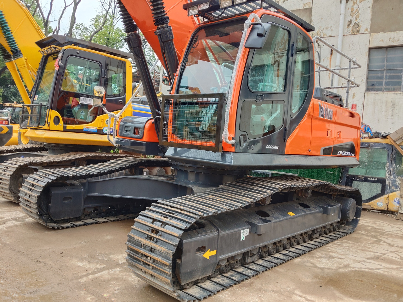 DOOSAN DX300LC-9C DX300 LCA DX340 DX225 - Pelle sur chenille: photos 1 DOOSAN DX300LC-9C DX300 LCA DX340 DX225 - Pelle sur chenille: photos 1