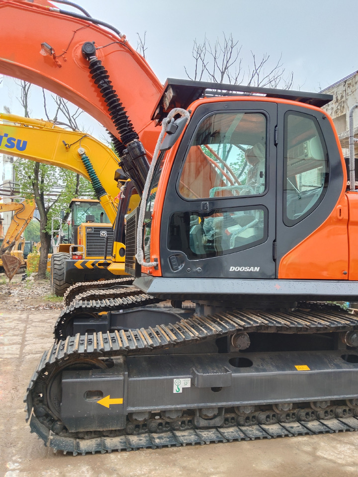 DOOSAN DX300LC-9C DX300 LCA DX340 DX225 - Pelle sur chenille: photos 2 DOOSAN DX300LC-9C DX300 LCA DX340 DX225 - Pelle sur chenille: photos 2