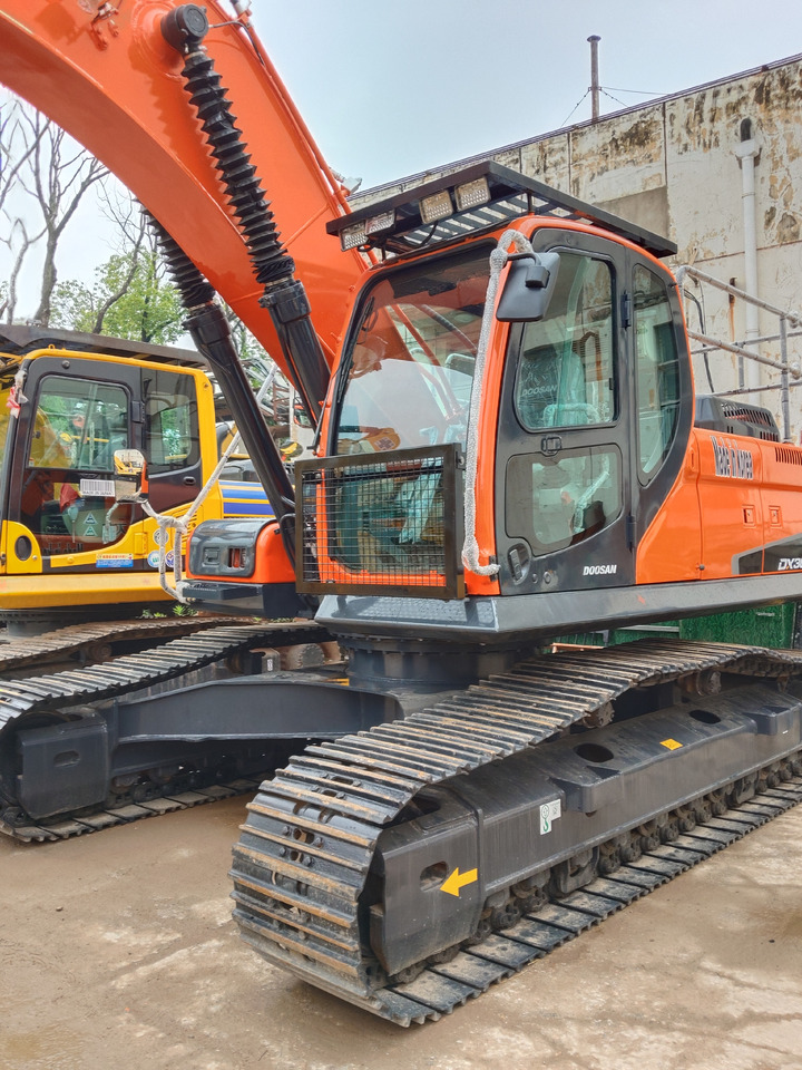 DOOSAN DX300LC-9C DX300 LCA DX340 DX225 - Pelle sur chenille: photos 4 DOOSAN DX300LC-9C DX300 LCA DX340 DX225 - Pelle sur chenille: photos 4
