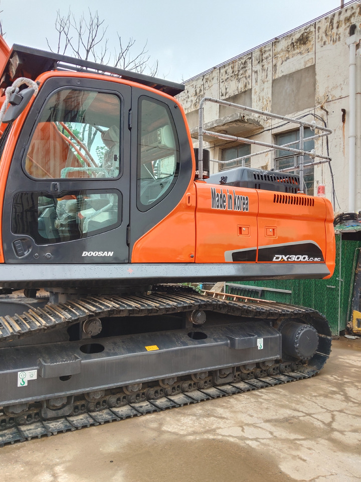DOOSAN DX300LC-9C DX300 LCA DX340 DX225 - Pelle sur chenille: photos 3 DOOSAN DX300LC-9C DX300 LCA DX340 DX225 - Pelle sur chenille: photos 3