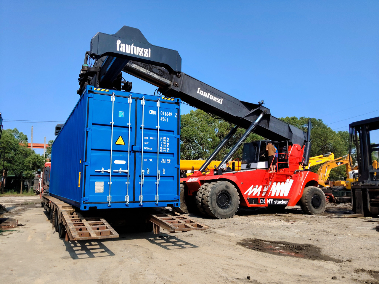 FANTUZZI CS45KM - Reach stacker: photos 3 FANTUZZI CS45KM - Reach stacker: photos 3