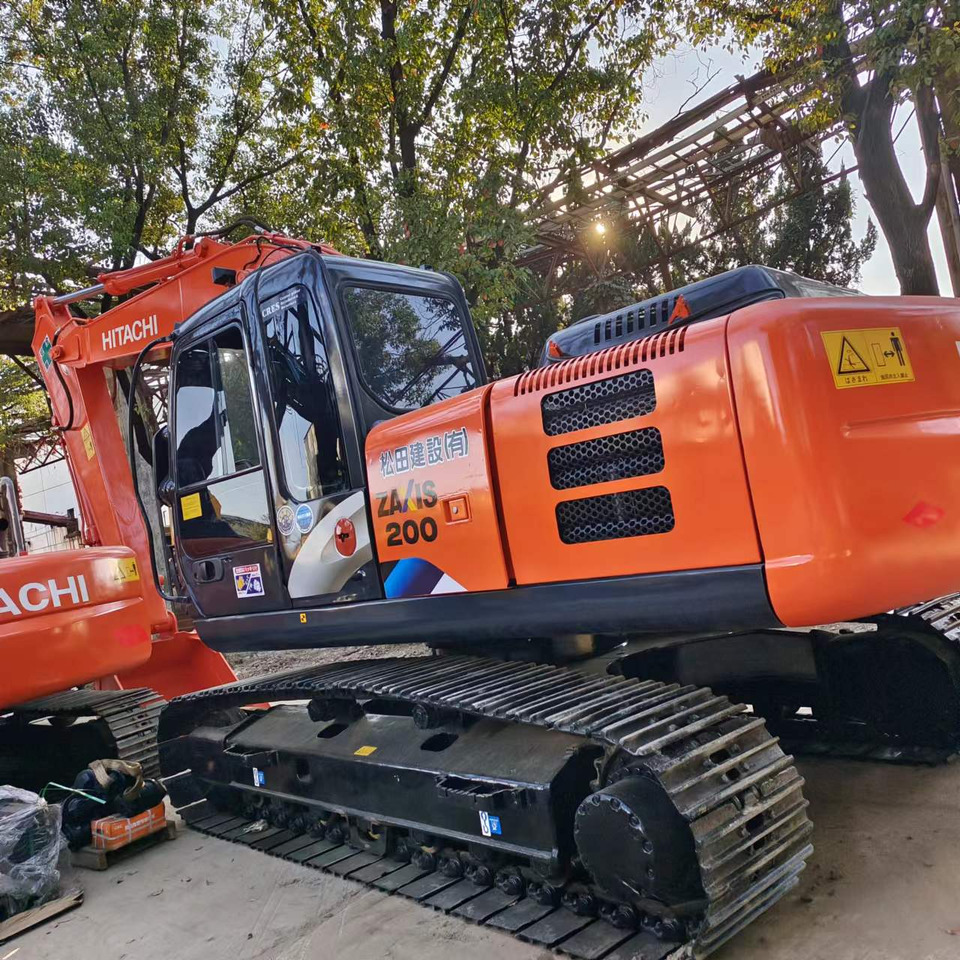 Pelle sur chenille HITACHI ZX200-3: photos 1